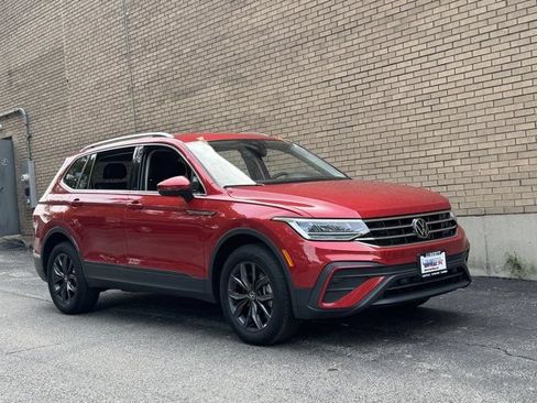 Used 2023 Volkswagen Tiguan SE FWD image 5