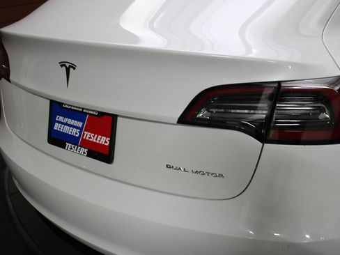 Used 2022 Tesla Model 3 Long Range image 11