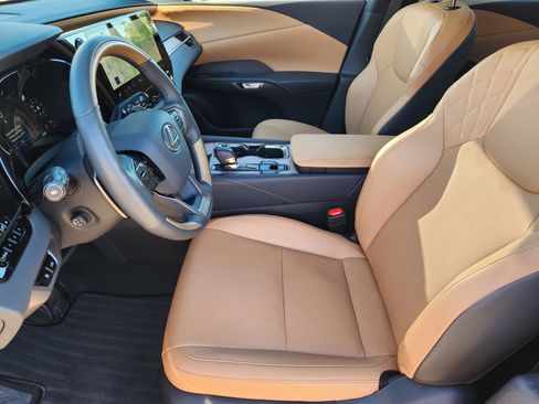 Used 2025 Lexus RX 350 Premium image 17