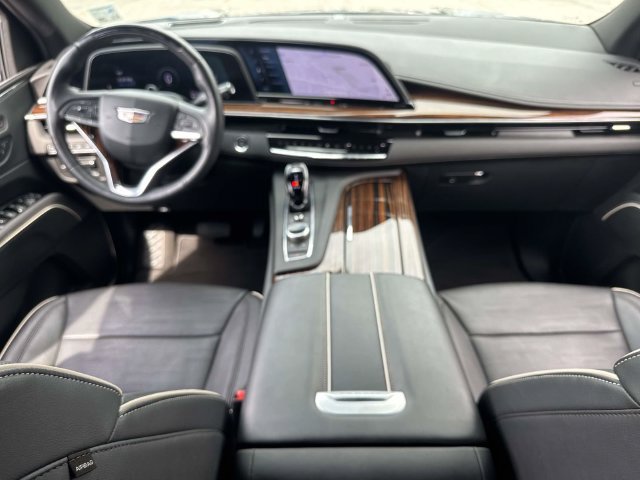Used 2023 Cadillac Escalade Premium Luxury w/ Performance Package AWD/4WD image 21