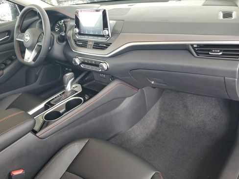 New 2025 Nissan Altima 2.5 SR image 10