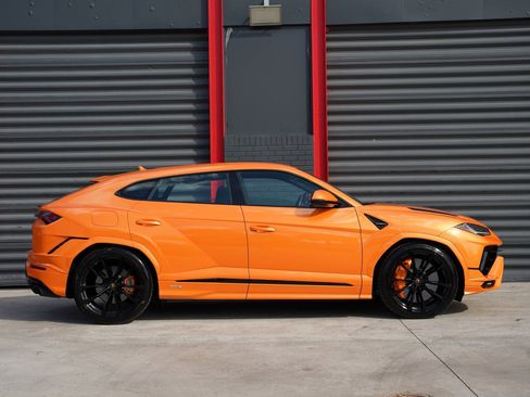 Used 2023 Lamborghini Urus S image 10