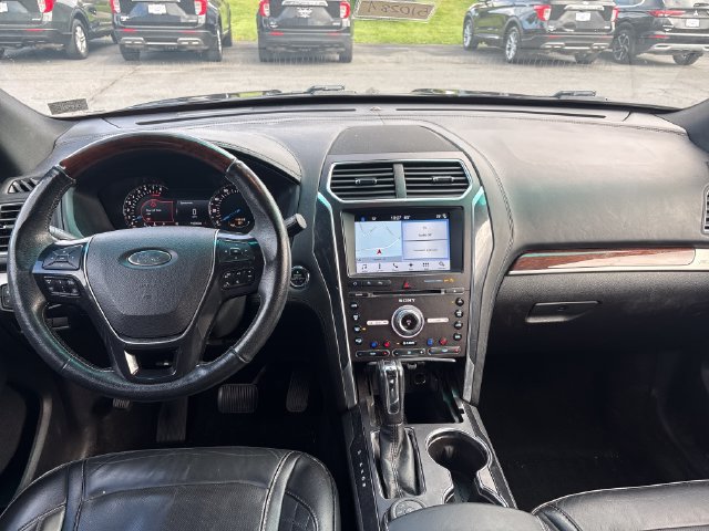 Used 2017 Ford Explorer Platinum AWD/4WD image 12