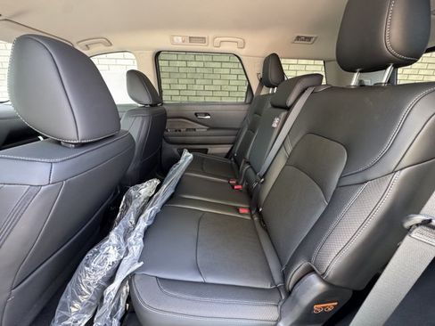 New 2026 Nissan Pathfinder SL w/ Cargo Package AWD/4WD image 30