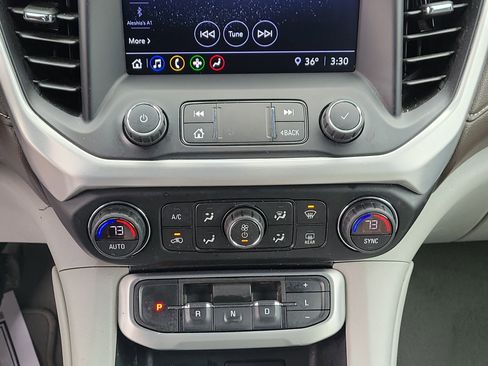 Used 2020 GMC Acadia SLE image 30