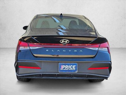 Certified 2025 Hyundai Elantra Sport image 6