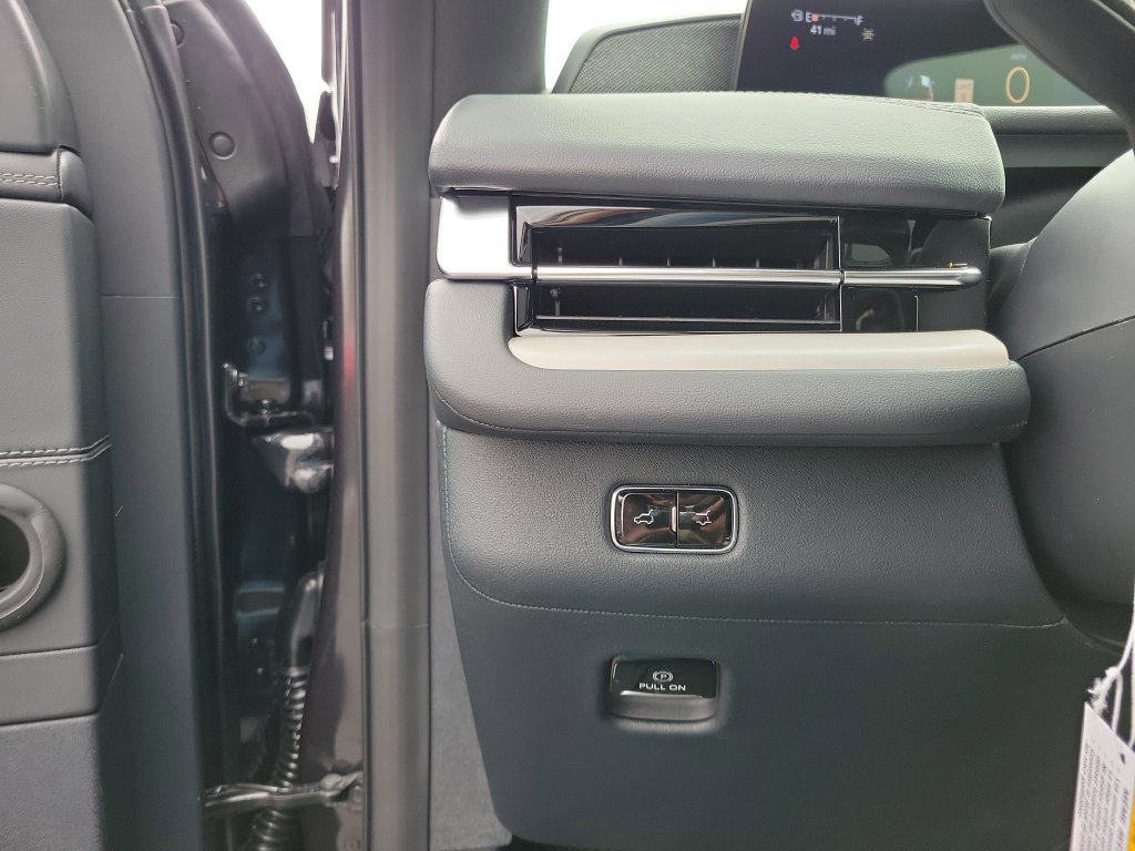 New 2026 Lincoln Navigator Reserve w/ Jet Appearance Package AWD/4WD image 23