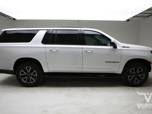 Used 2021 Chevrolet Suburban Z71 w/ Rear Media and Nav Package AWD/4WD image 5