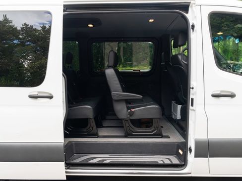 Used 2021 Mercedes-Benz Sprinter 2500 image 8