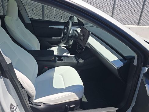 Used 2022 Tesla Model Y Performance AWD/4WD image 8