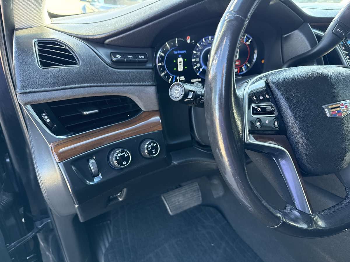Used 2019 Cadillac Escalade ESV Premium Luxury AWD/4WD image 13