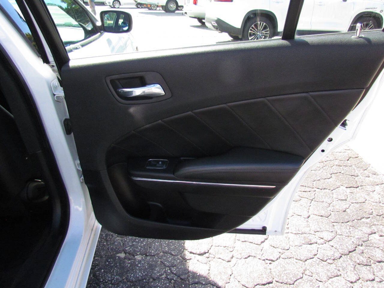 Used 2011 Dodge Charger R/T RWD image 16