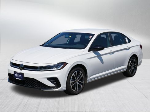 Certified 2025 Volkswagen Jetta Sport FWD image 3