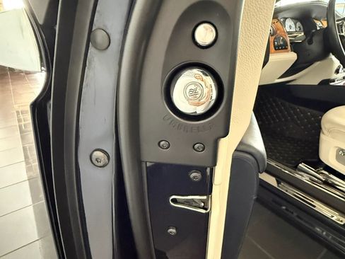 Used 2012 Rolls-Royce Ghost RWD image 33
