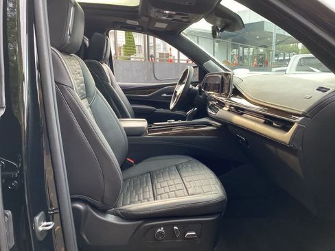 Certified 2024 Cadillac Escalade ESV Sport Platinum w/ LPO, ONYX Package AWD/4WD image 19