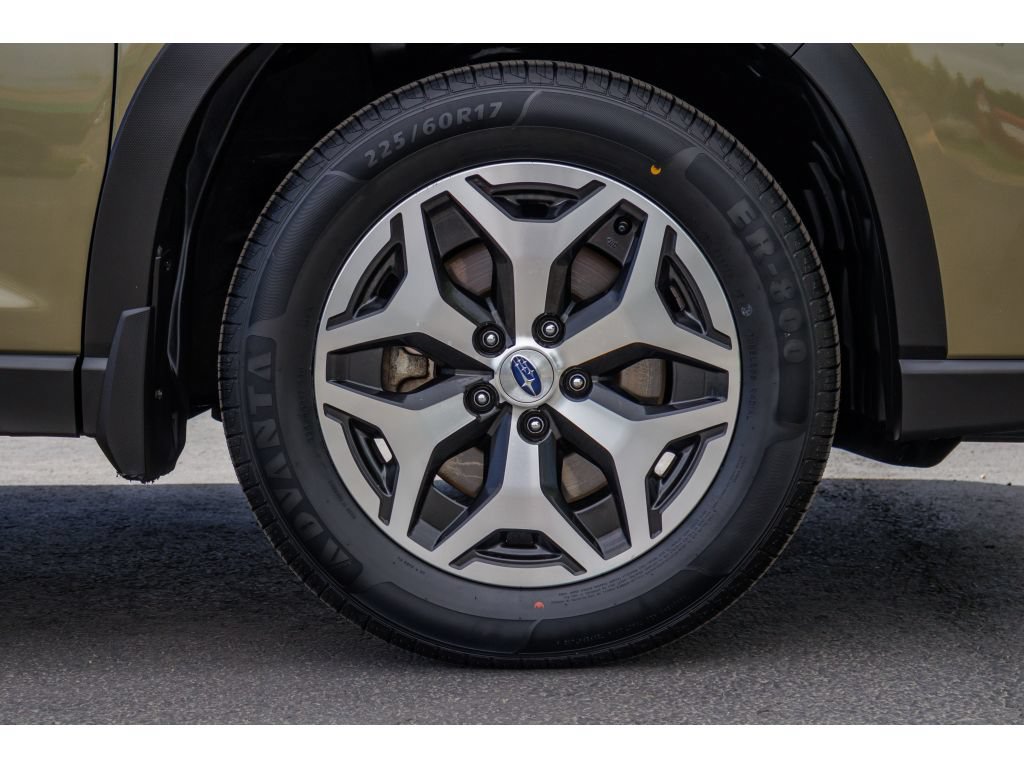 Used 2024 Subaru Forester Premium AWD/4WD image 9