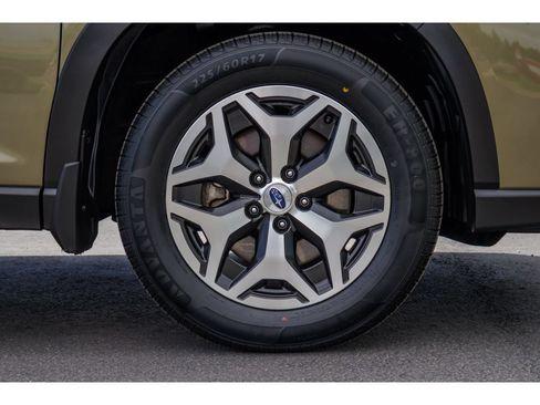 Certified 2024 Subaru Forester Premium AWD/4WD image 9