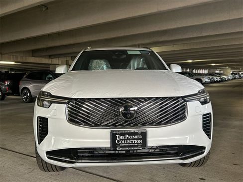 New 2026 Volvo XC90 B6 Plus w/ Protection Package Premier image 6