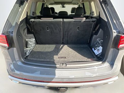 Used 2025 Volkswagen Atlas Peak Edition SE AWD/4WD image 29