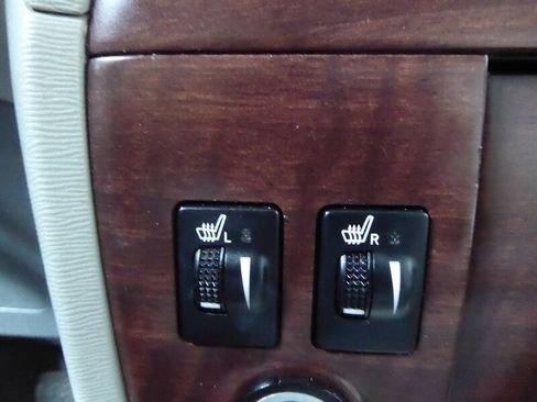 Used 2013 Toyota Sienna XLE FWD image 17