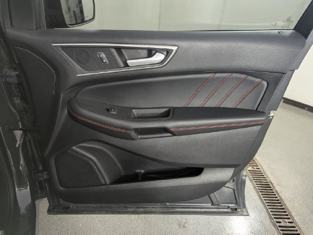Used 2021 Ford Edge ST-Line AWD/4WD image 21