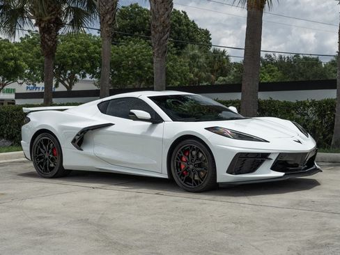 Used 2025 Chevrolet Corvette Stingray Preferred Cpe w/ Z51 Performance Package RWD image 11