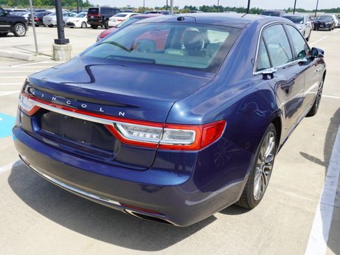 Used 2017 Lincoln Continental Select FWD image 5
