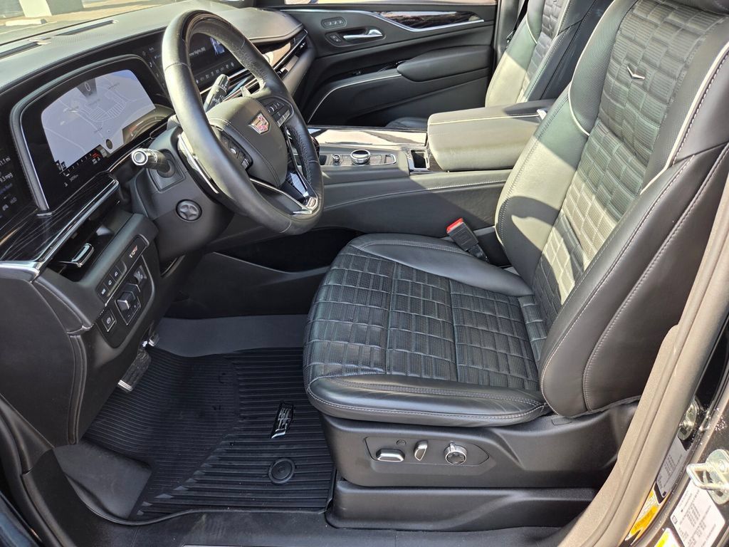 Used 2023 Cadillac Escalade V w/ Heavy-Duty Trailer Package AWD/4WD image 11