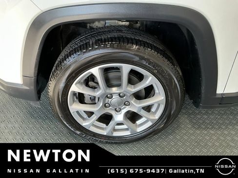Used 2022 Jeep Compass Latitude AWD/4WD image 43