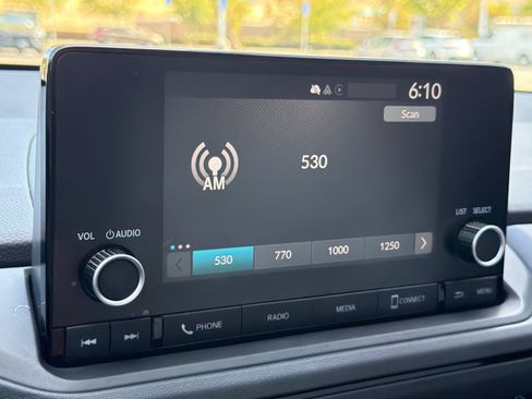 Used 2024 Honda Accord EX image 17