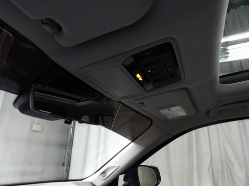 Used 2025 Toyota Grand Highlander AWD image 22