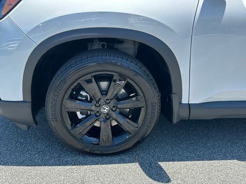 Used 2025 Honda Pilot Black Edition image 11