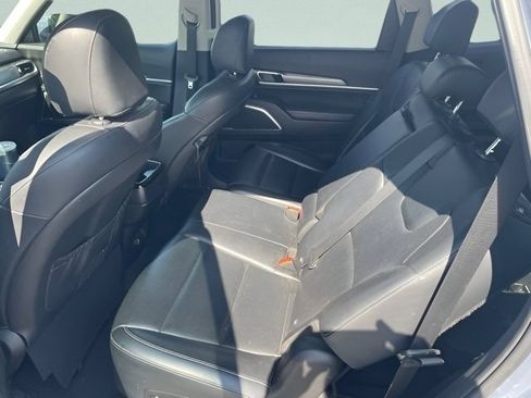 Used 2020 Kia Telluride LX FWD image 11