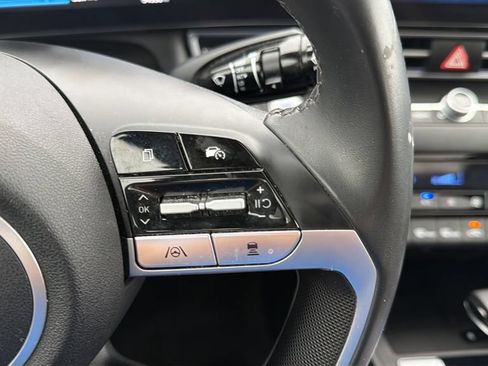 Used 2025 Hyundai Elantra Limited FWD image 26