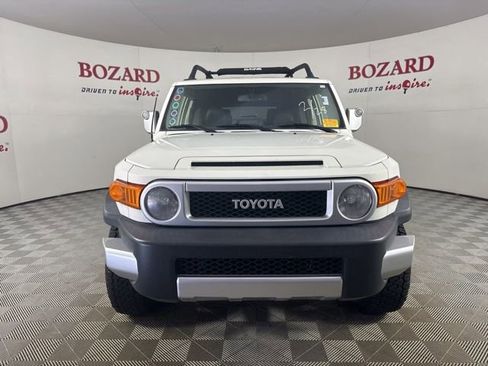 Used 2013 Toyota FJ Cruiser 4WD w/ Convenience Pkg image 3