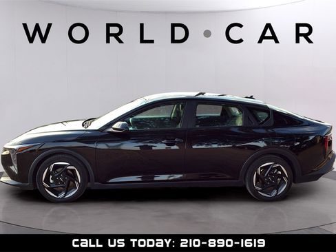 Used 2025 Kia K4 EX image 8