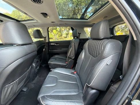 Used 2024 Hyundai Palisade Limited FWD image 13