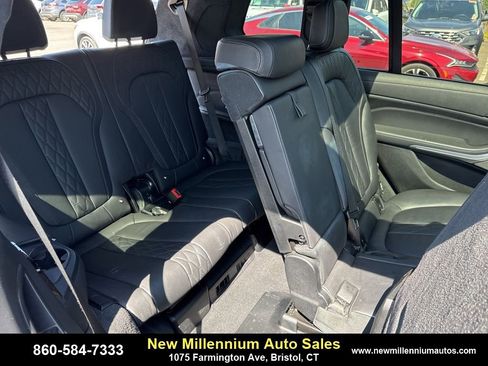 Used 2020 BMW X7 M50i image 25