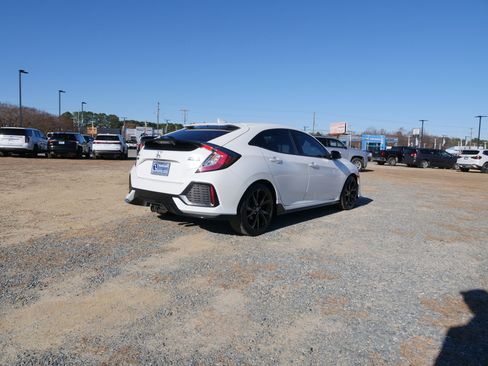 Used 2018 Honda Civic Sport Touring image 3