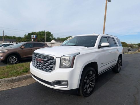 Used 2019 GMC Yukon Denali w/ Denali Ultimate Package AWD/4WD image 3