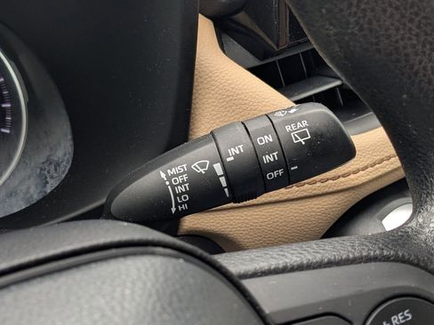 Used 2022 Toyota RAV4 XLE image 25