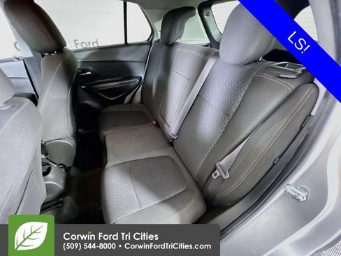 Used 2017 Chevrolet Trax LS AWD/4WD image 26