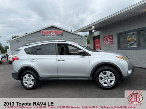 Used 2013 Toyota RAV4 LE FWD image 2