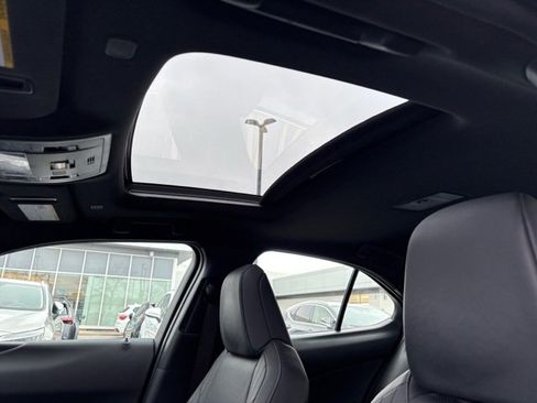 Used 2023 Lexus UX 250h AWD w/ Premium Package image 23