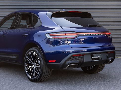 Certified 2026 Porsche Macan image 11