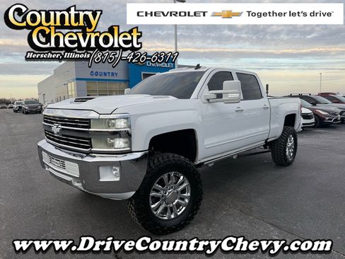 Used 2019 Chevrolet Silverado 2500 LT w/ Z71 Package, Off-Road image 1