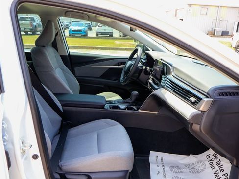 Used 2025 Toyota Camry LE w/ Convenience Package FWD image 10