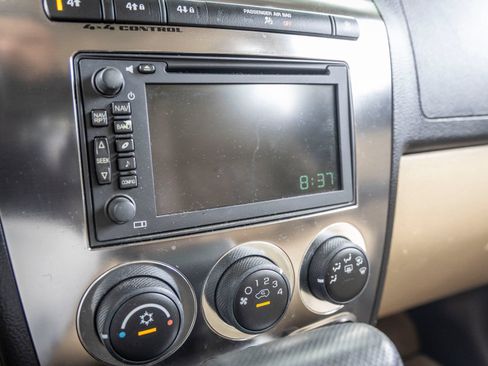 Used 2008 HUMMER H3 Luxury AWD/4WD image 17