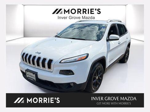 Used 2018 Jeep Cherokee Latitude Plus w/ Cold Weather Group FWD image 1