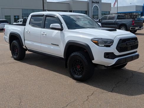 Used 2022 Toyota Tacoma TRD Pro AWD/4WD image 7